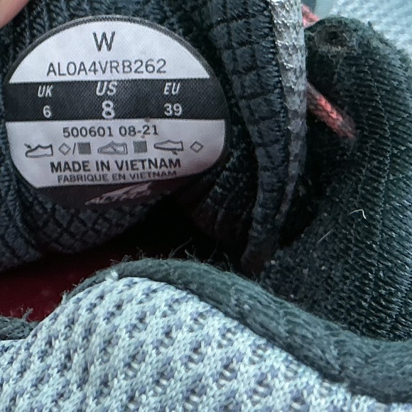 Altra Women’s Gray and Pink Athletic Shoes - Picture 4 of 8